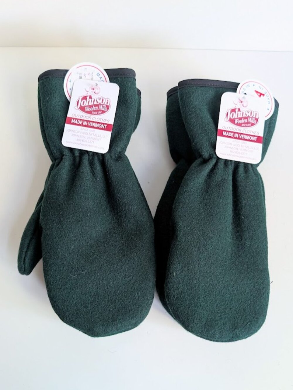 NWT Johnson Woolen Mills HUNTING MITTENS Green Size: Large -One Pair